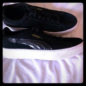 PUMA size 7 womens